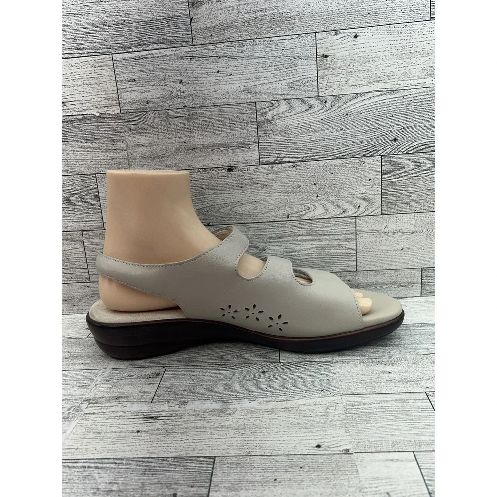 SAS Tripad Comfort Shoes Womens Size 9.5 M Beige Leather‎ Sandals Straps